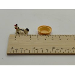 H�ne p� rede/kurv i resin (ny)