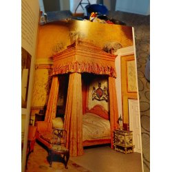 Queen Mary's doll's house official guidebook. Bog p� engelsk (ny)