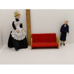 Lav sofa i tr� med r�d fl�jl (vintage) 1:12/1:16