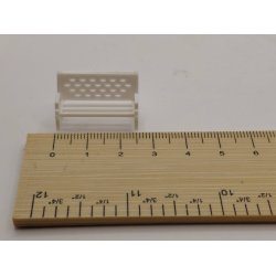 Meget lille b�nk i plastik (brugt) 1:48