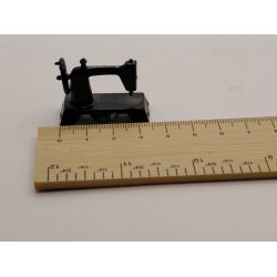 Symaskine i metal  (brugt) 1:12/1:16