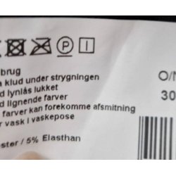 Sort kjole med palietter (brugt/fin stand)