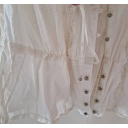 Skjortebluse med blonder og mange andre fine detaljer (brugt) str 46/48 M�rke: Pas 