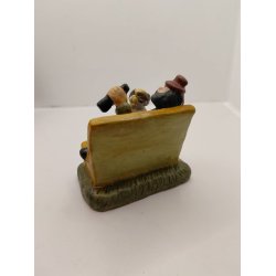 Vagabond p� b�nk med �l og  hund (vintage)