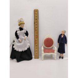 Spisebordsstol med arml�n. I tr� med velour s�de (brugt)