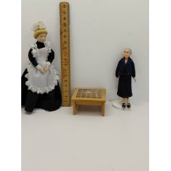 Sofabord i tr�. Lisa (brugt/defekt dug/bordplade)