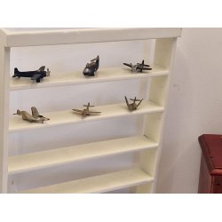 Miniature fly i plastik (gammel)