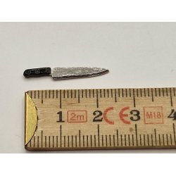 Slagterkniv med sort hndtag i metal