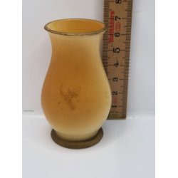 Vase i resin. Ges geschtzt (antik)