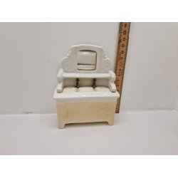 Badevrelses mbel med spejl og hndvask i porceln (antik)