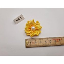 Rosette med perle (ny)  4 cm