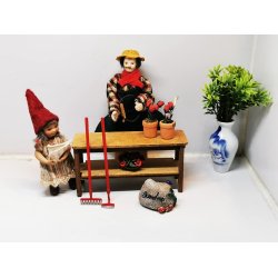 Yves Rocher miniature vase. Fransk fra omkring 1990