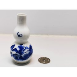 Vase i porceln (brugt)