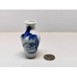 Yves Rocher miniature vase. Fransk fra omkring 1990
