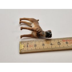 Bokser hund i plastik (brugt)