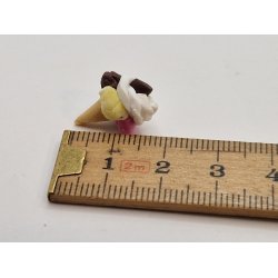 Isvaffel med kugler, guf og fldebolle (hndlavet)