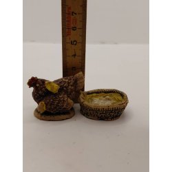 Hne med kyllinger i kurv med g. Elastolin/Danolin (antik)