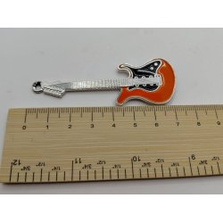 1 stk flad el guitar med magnet bag p� (ny)