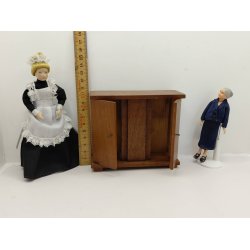 Skab i tr� (vintage/meget fin stand) 1:12/1:16