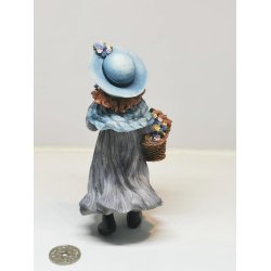Blomster pige i resin (ny)