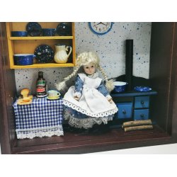 Kikkasse med kkken i mahogni kasse scala 1:12