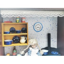 Kikkasse med kkken i mahogni kasse scala 1:12