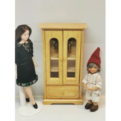 Skab i lyst tr til glas, til dukkehus scala 1:12 (nyt)
