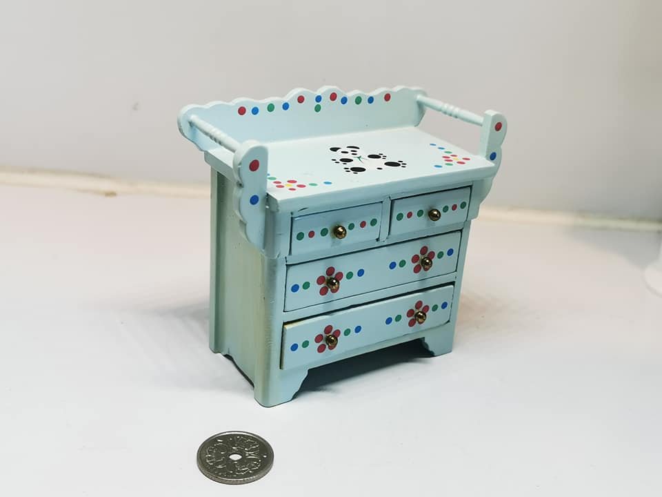 tro Bevidst væbner Puslebord til dukkehus scala 1:12 (brugt) - Børne møbler - Frost miniature