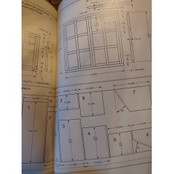 Making doll's house in 1:12 scale. Bog p� engelsk (brugt/lidt defekt)