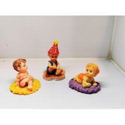 Babydukke i resin (brugt)