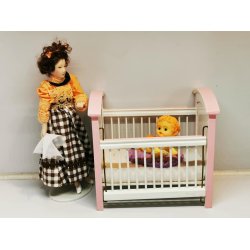 Babydukke i resin (brugt)