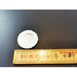 Hvid fad/tallerken med mnster (brugt) 2,5