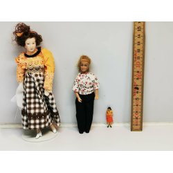 Dukke scala 1:48  orange/grn kjole (ny)