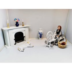 Spinde rok til dukkehus scala 1:12 (ny)