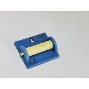 Kkkenrulle holder i plastik (brugt)