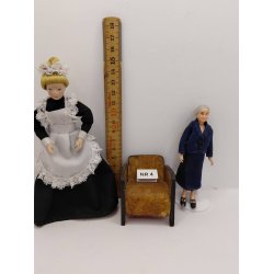 1 stk l�nestol i tr� med papir betr�k fra 1940'er (vintage med patina) 1:16/1:18