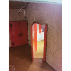 Rdt murstens dukkehus med altan og grnt tag SENDES IKKE