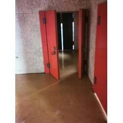 Rdt murstens dukkehus med altan og grnt tag SENDES IKKE