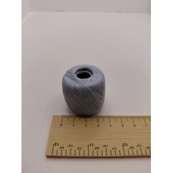 1 rulle garn. 100% merceriseret. (nyt) 20 meter, 5 gram (ikke miniature)
