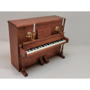 Klaver med lysestager. Mini Mundus til dukkehus scala 1:12 (brugt/som nyt)