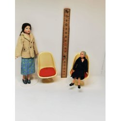 Retro stol i plastik til dukkehus (brugt)