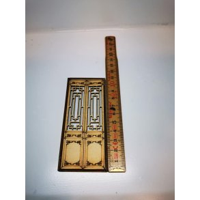 Dr med karm i umalet tr (ny)