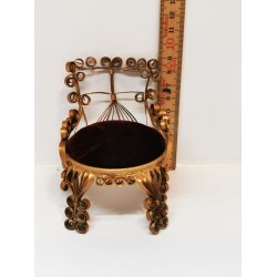 Stol i metal med velour sde. Tramp art (antik/hndlavet) 