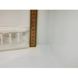 Gelnder i hvidmalet tr (nyt)