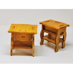 Natbord i tr (brugt)