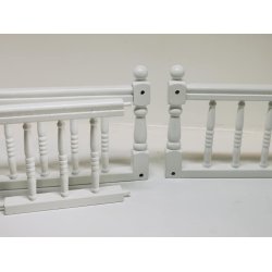 Gelnder st i hvidmalet tr (nyt)