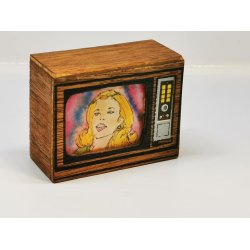 Fjernsyn i tr (hndlavet)