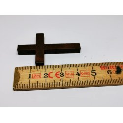 Kors i mrkebrun tr (nyt)