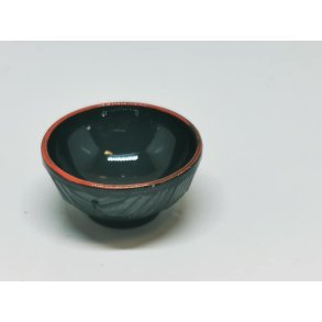 Skl med rd kant, i plastik (ny)