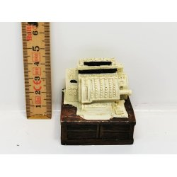 Kasseapparat i resin (nyt)